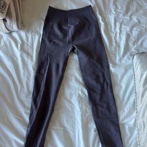 Women’s Lululemon Yoga Pants